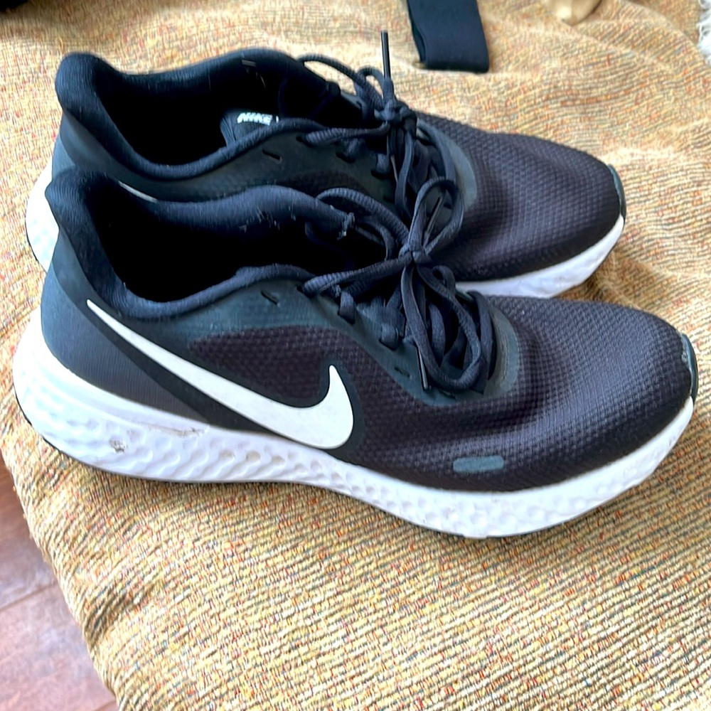 BRAND NEW NIKE’s Revolution Athletic Shoes